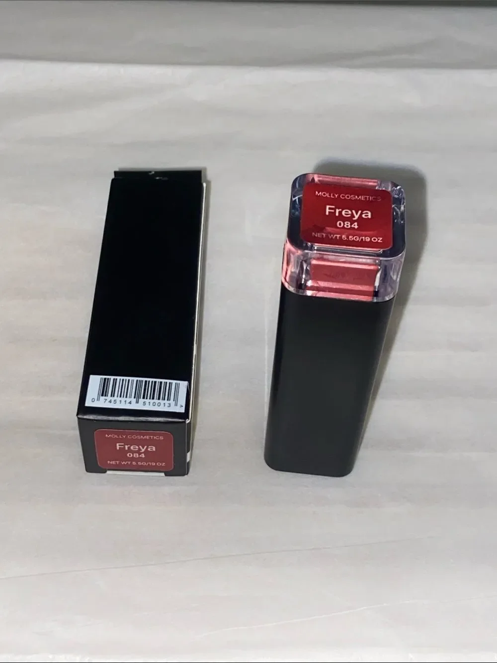 Molly Freya 084 Creamy Mauve-Pink Lipstick — Hydrating Everyday Shade
